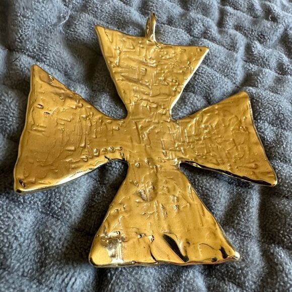 Neiman Marcus Hammered Gold-Tone Artisan Cross Pendant - Picture 12 of 17